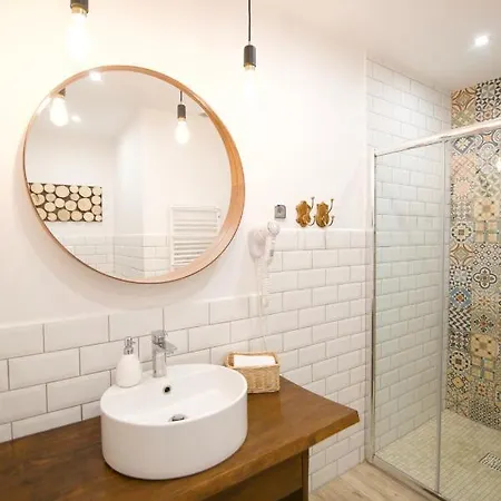 Pod Lasem * Jastrzębia Góra